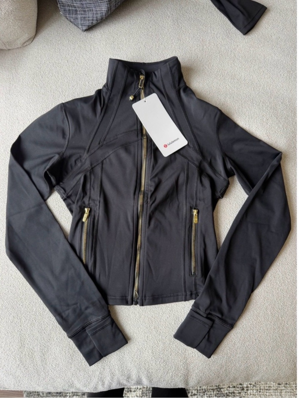 Lululemon Define Cropped Jacket Nulu Black Gold Zip & Leggings Set Size 6 NWT - Picture 3 of 7